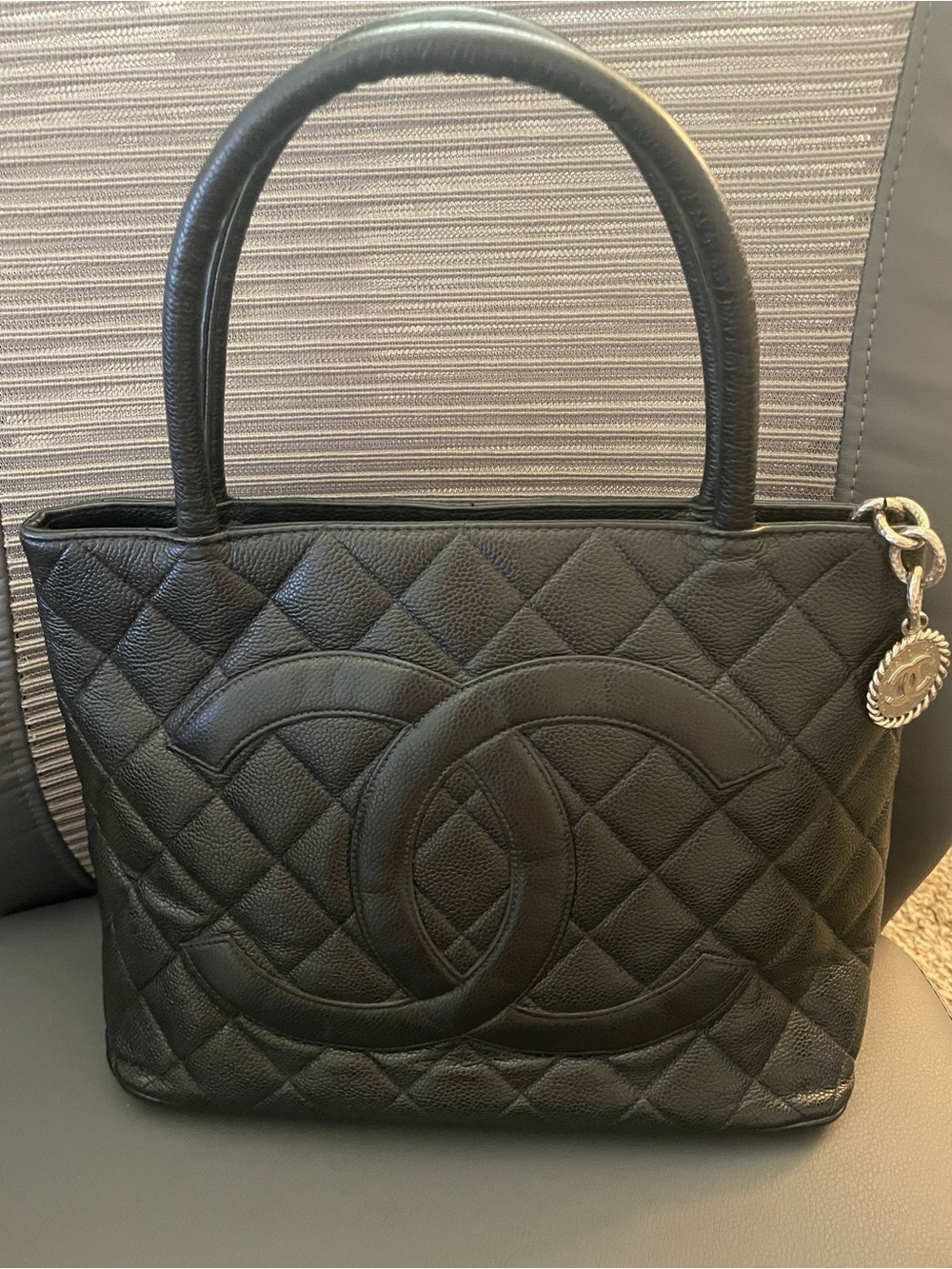 CHANEL Black Quilted Leather Tote with Large CC Motif and Charm